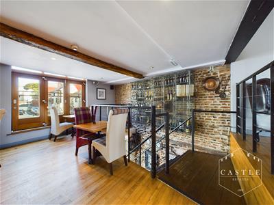 FIRST FLOOR DINING SPACE